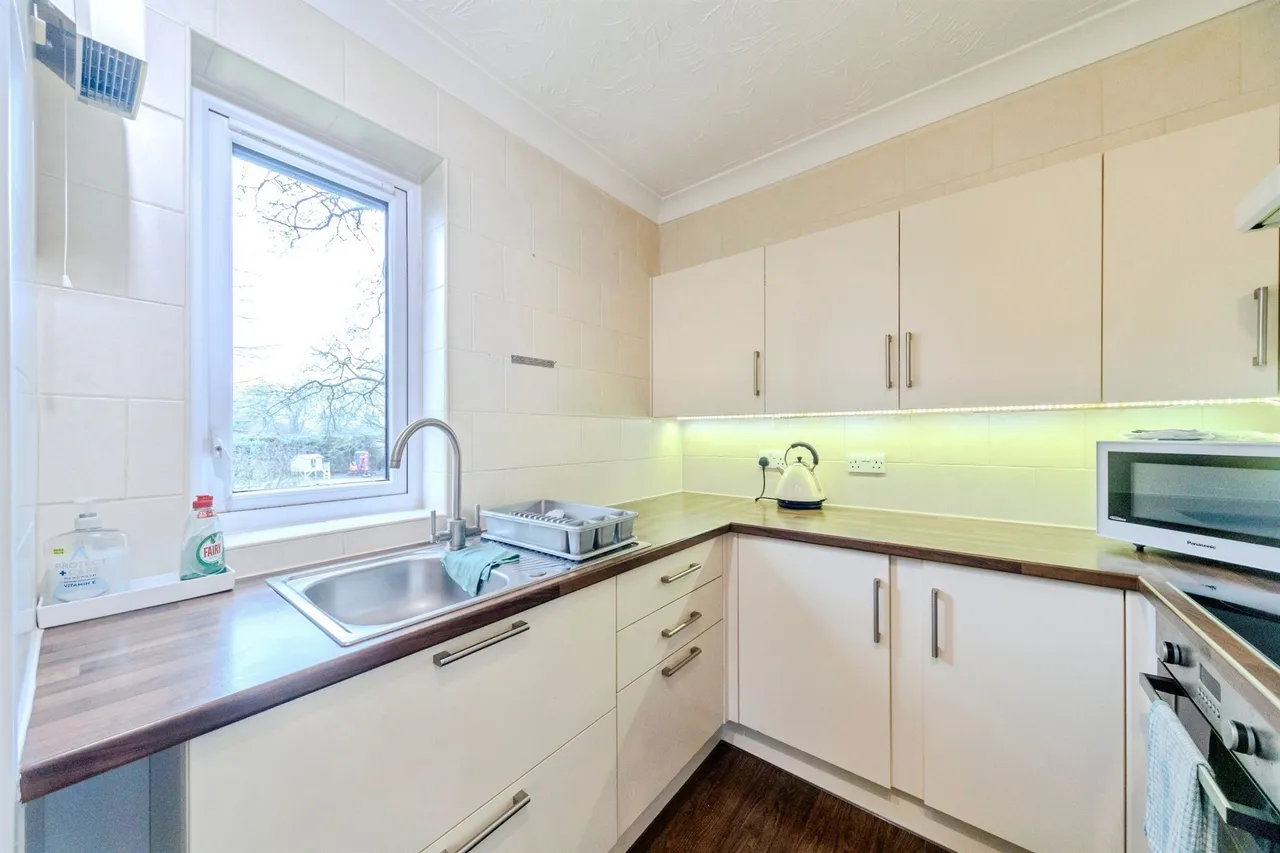 Lawnsmead Gardens, Newport Pagnell, MK16, photo 14