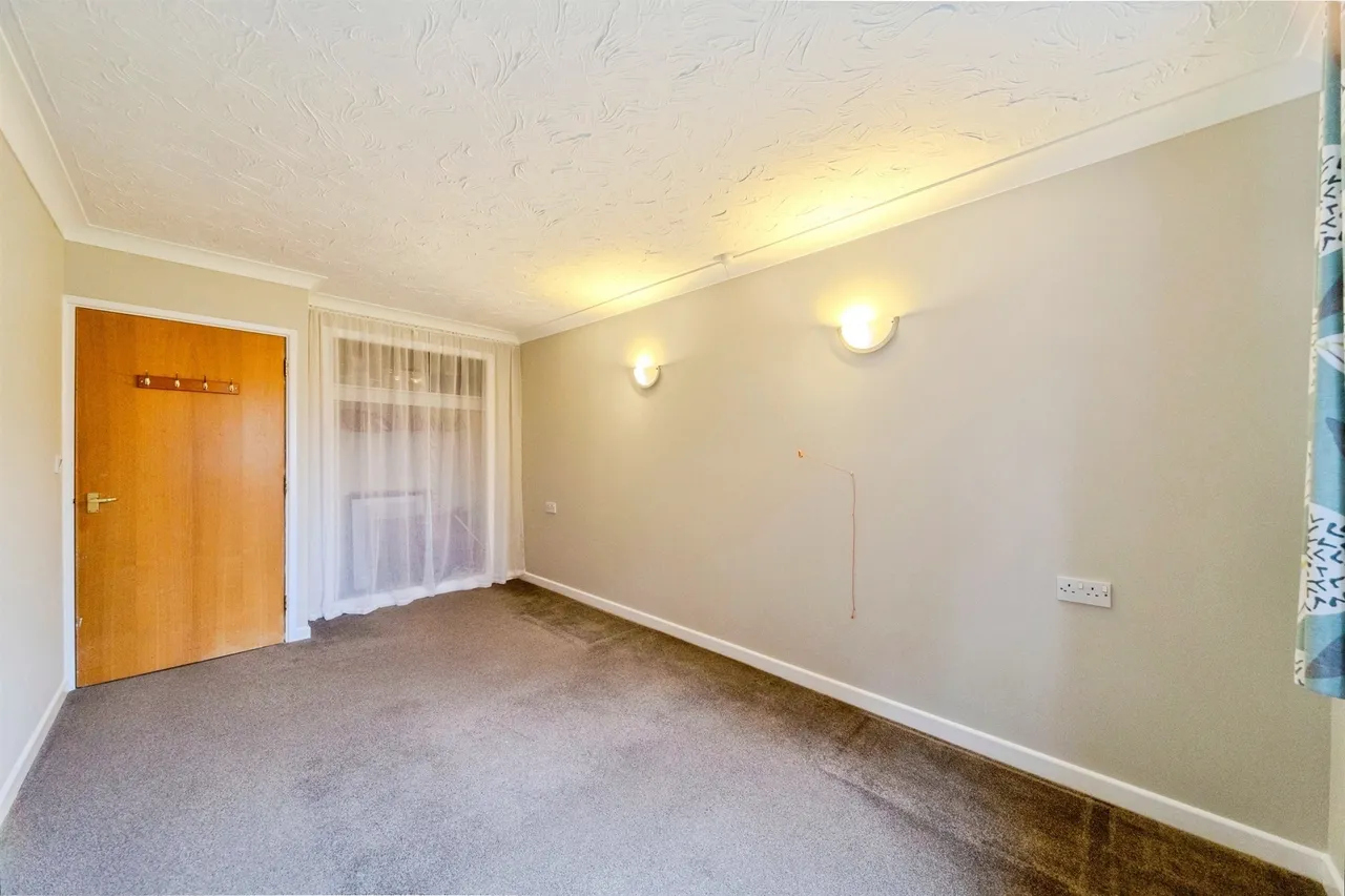 Lawnsmead Gardens, Newport Pagnell, MK16, photo 6