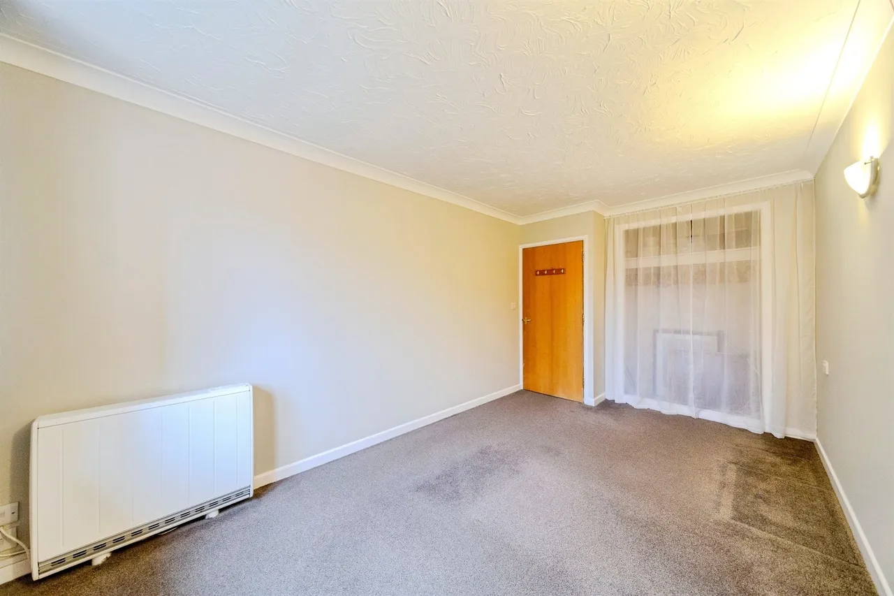 Lawnsmead Gardens, Newport Pagnell, MK16, photo 5