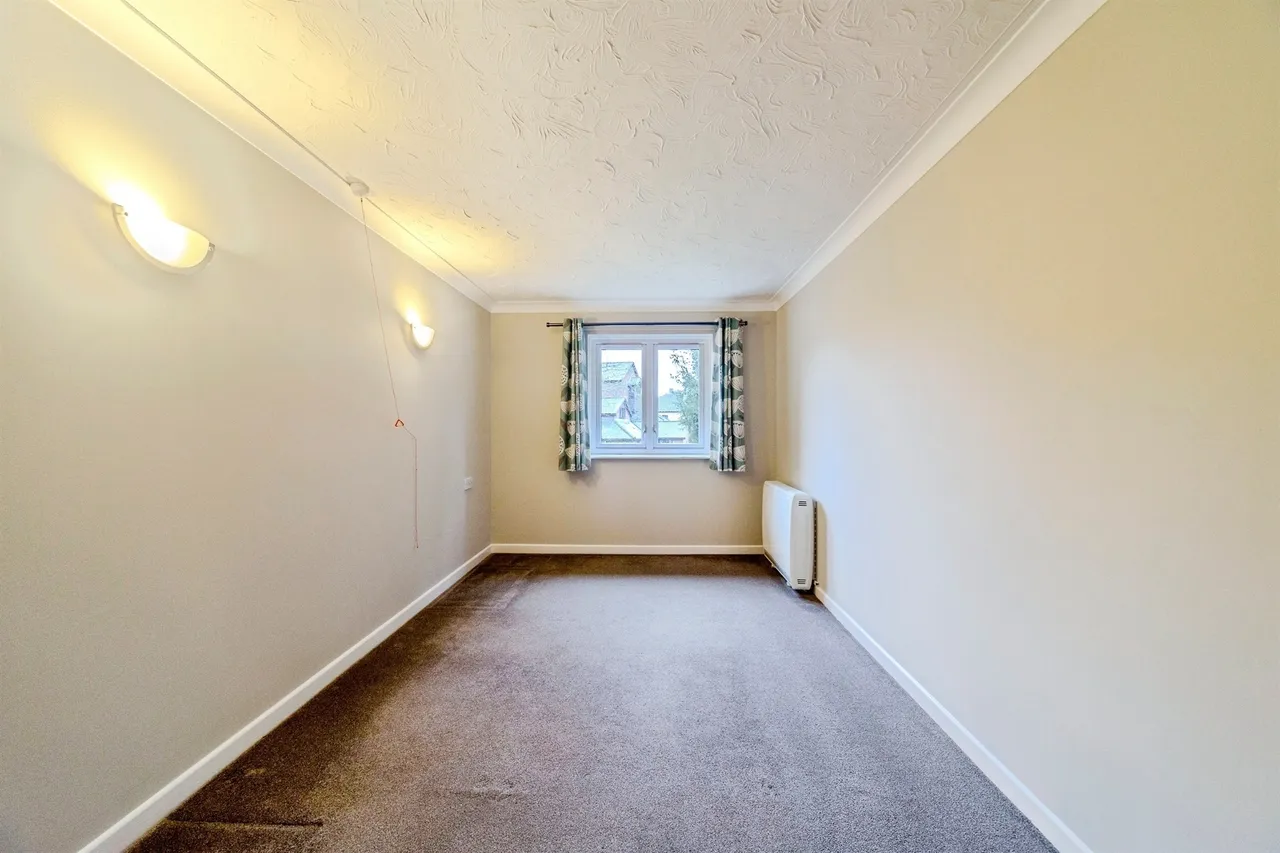 Lawnsmead Gardens, Newport Pagnell, MK16, photo 8