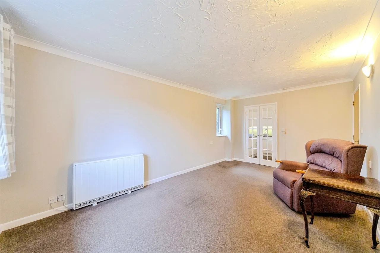Lawnsmead Gardens, Newport Pagnell, MK16, photo 2