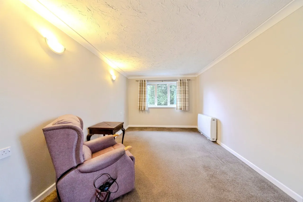 Lawnsmead Gardens, Newport Pagnell, MK16, photo 10