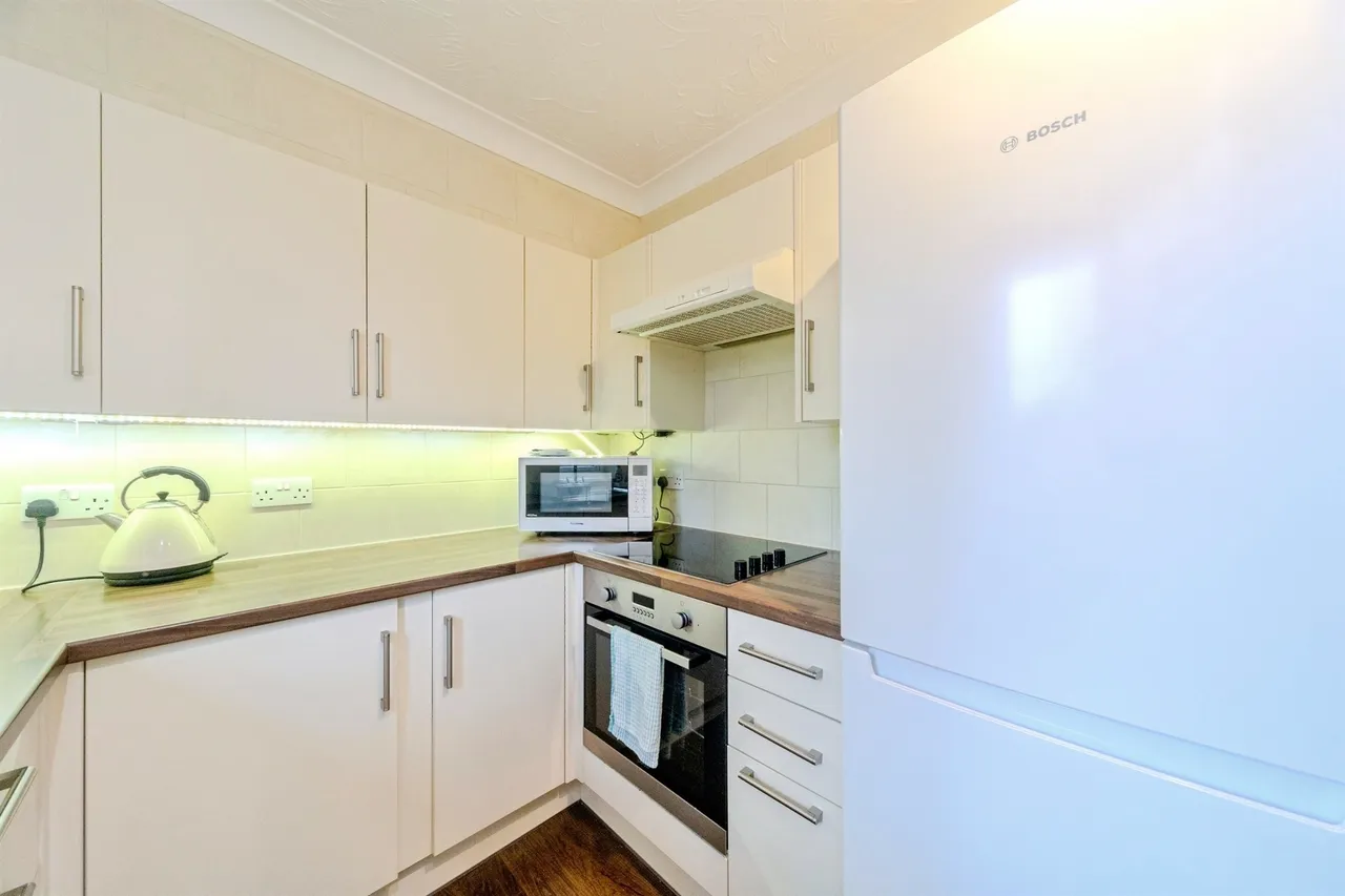 Lawnsmead Gardens, Newport Pagnell, MK16, photo 13