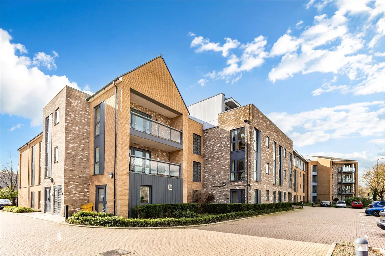 2 bed flat for sale — Miami House, Princes Road, Chelmsford, Essex, CM2