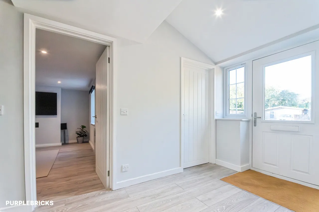 Eastsands, Marlborough, SN8, photo 13