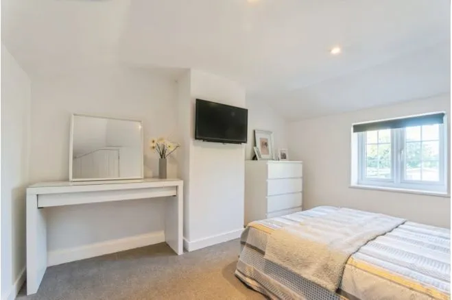 Eastsands, Marlborough, SN8, photo 21