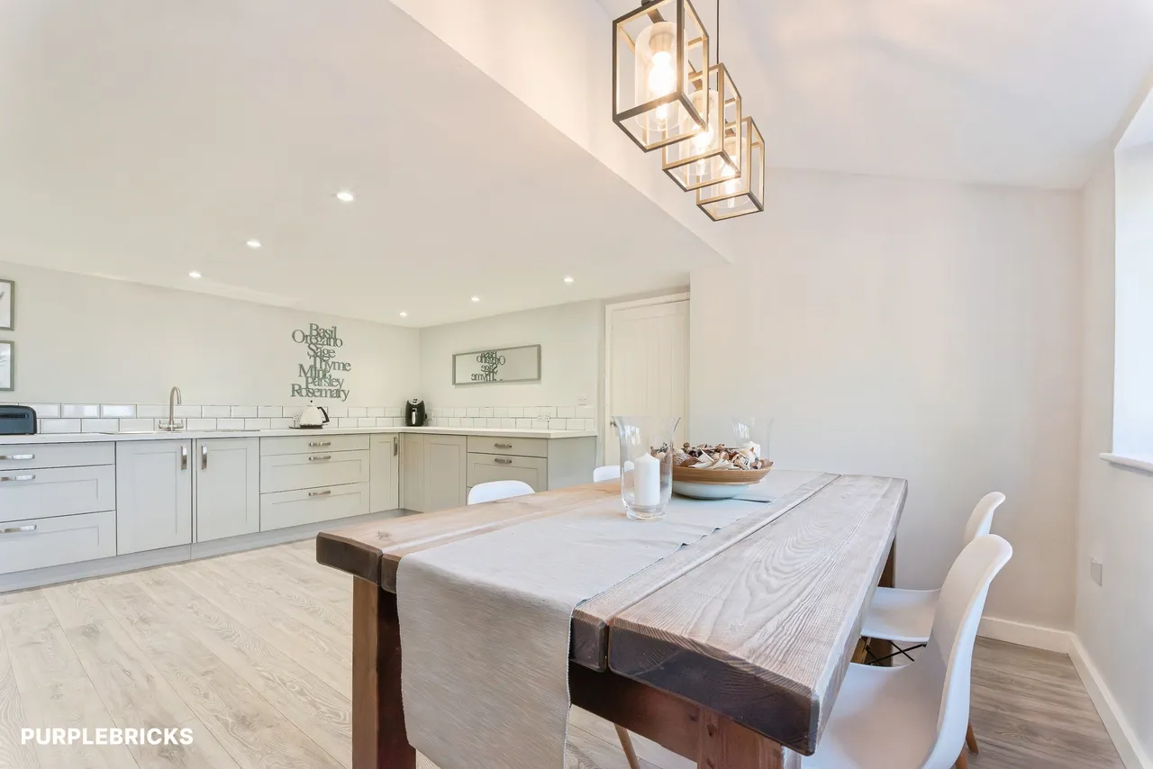 Eastsands, Marlborough, SN8, photo 7