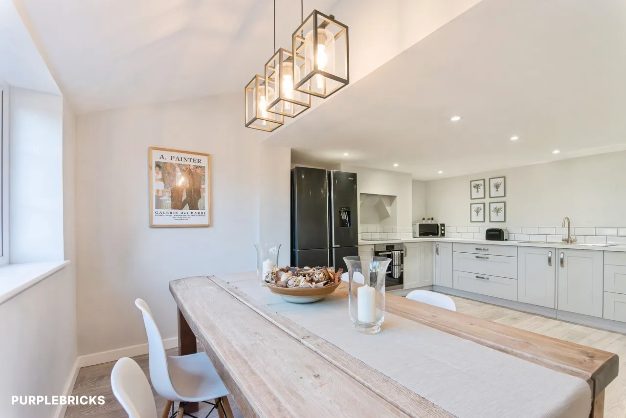 Eastsands, Marlborough, SN8, photo 3