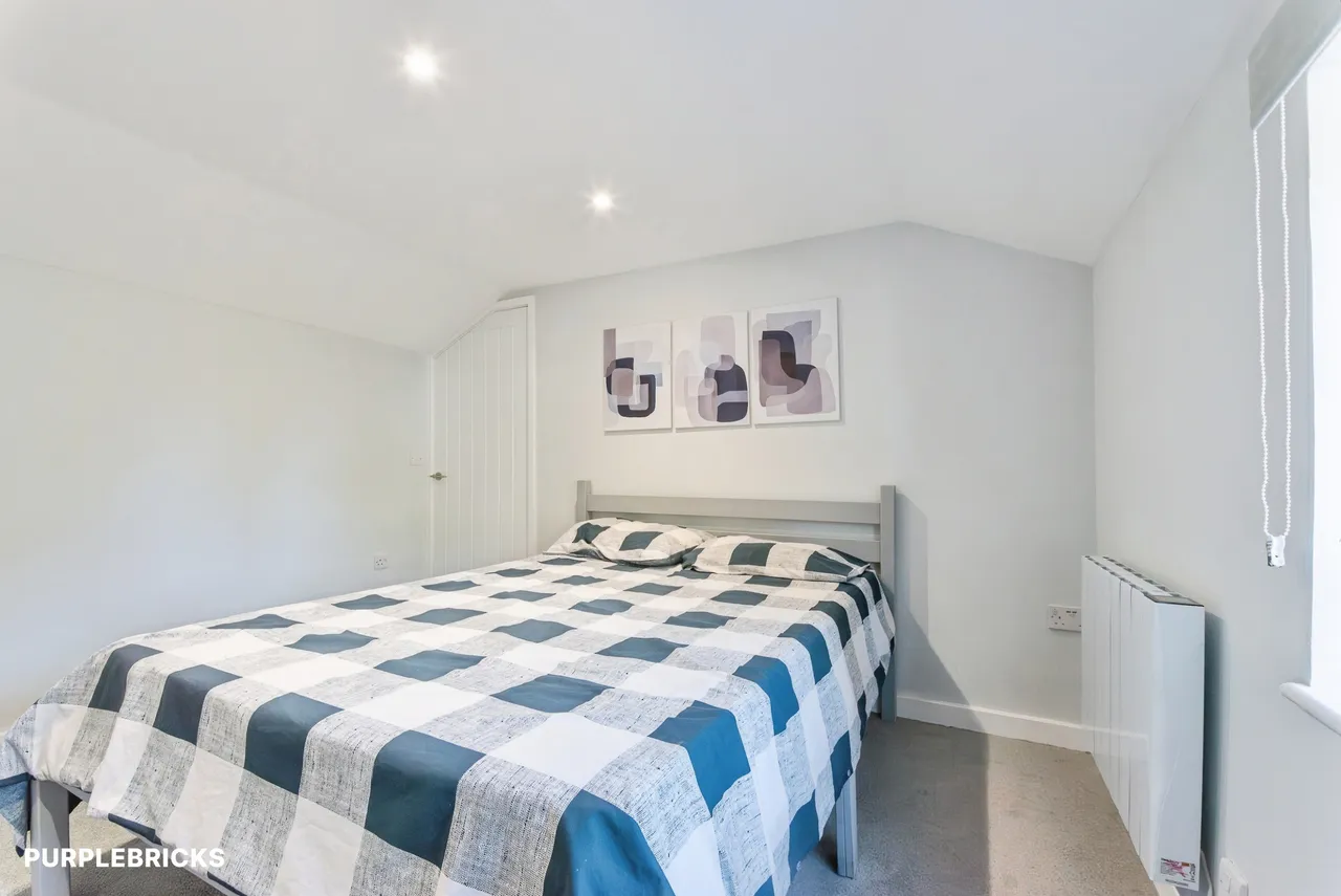 Eastsands, Marlborough, SN8, photo 19