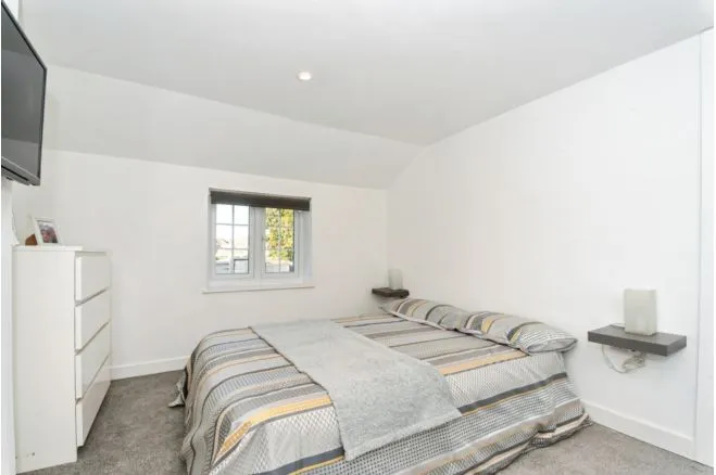 Eastsands, Marlborough, SN8, photo 20