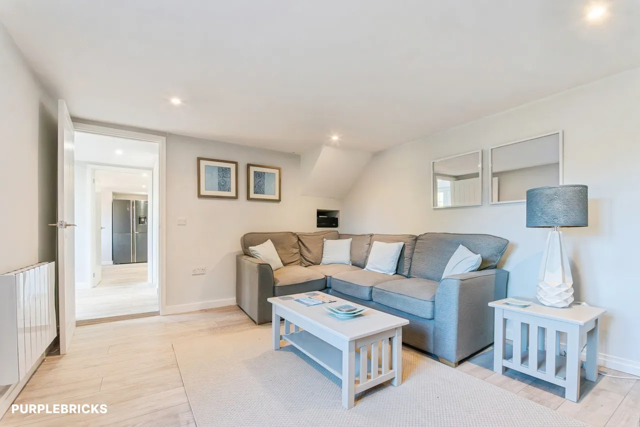 Eastsands, Marlborough, SN8, photo 9