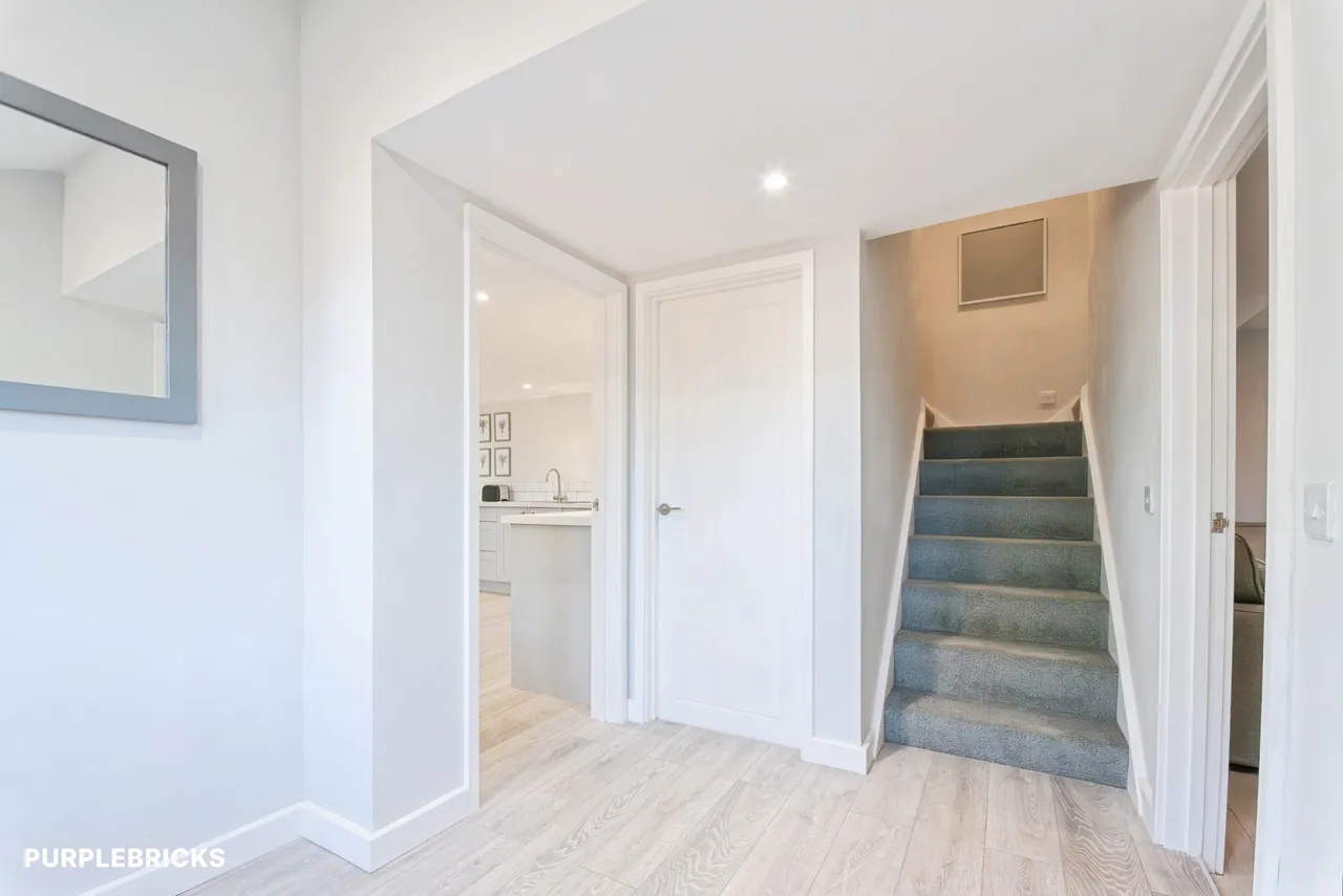 Eastsands, Marlborough, SN8, photo 14