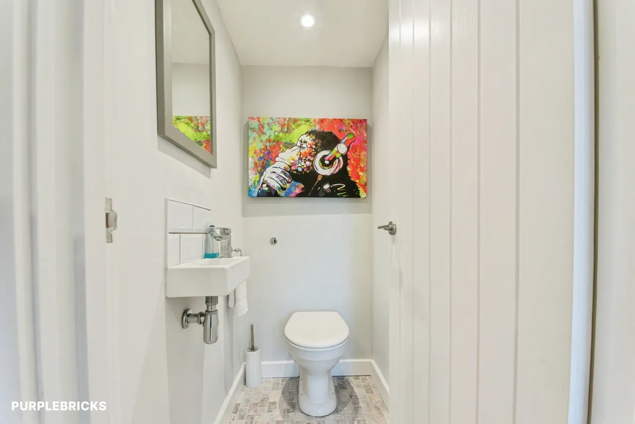 Eastsands, Marlborough, SN8, photo 15