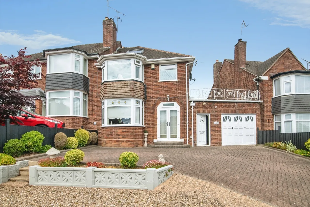 3 bed house for sale, Raddens Road, Halesowen, B62