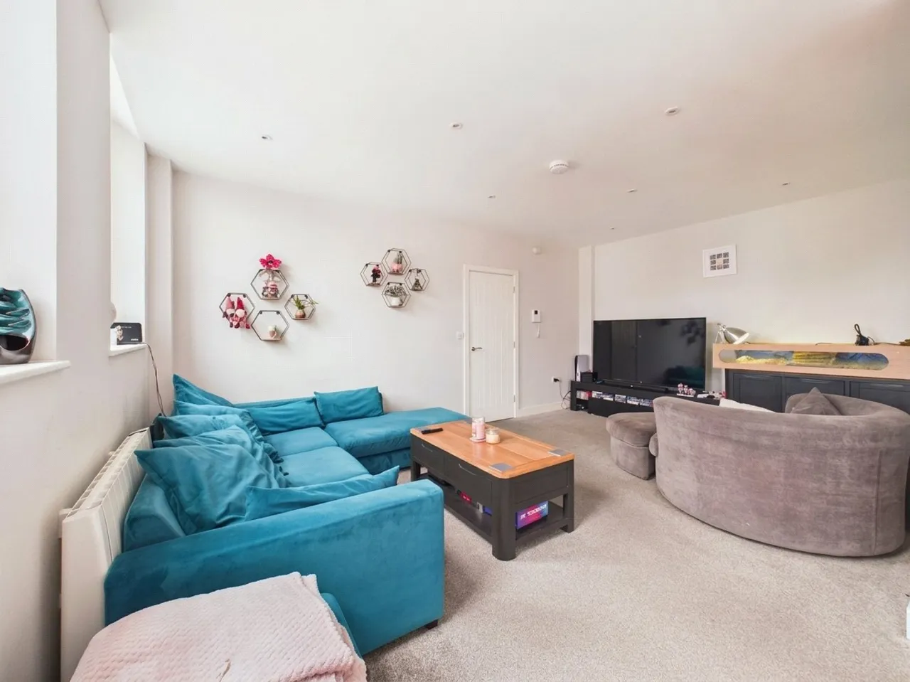 Downend Road, Kingswood, BS15, photo 4