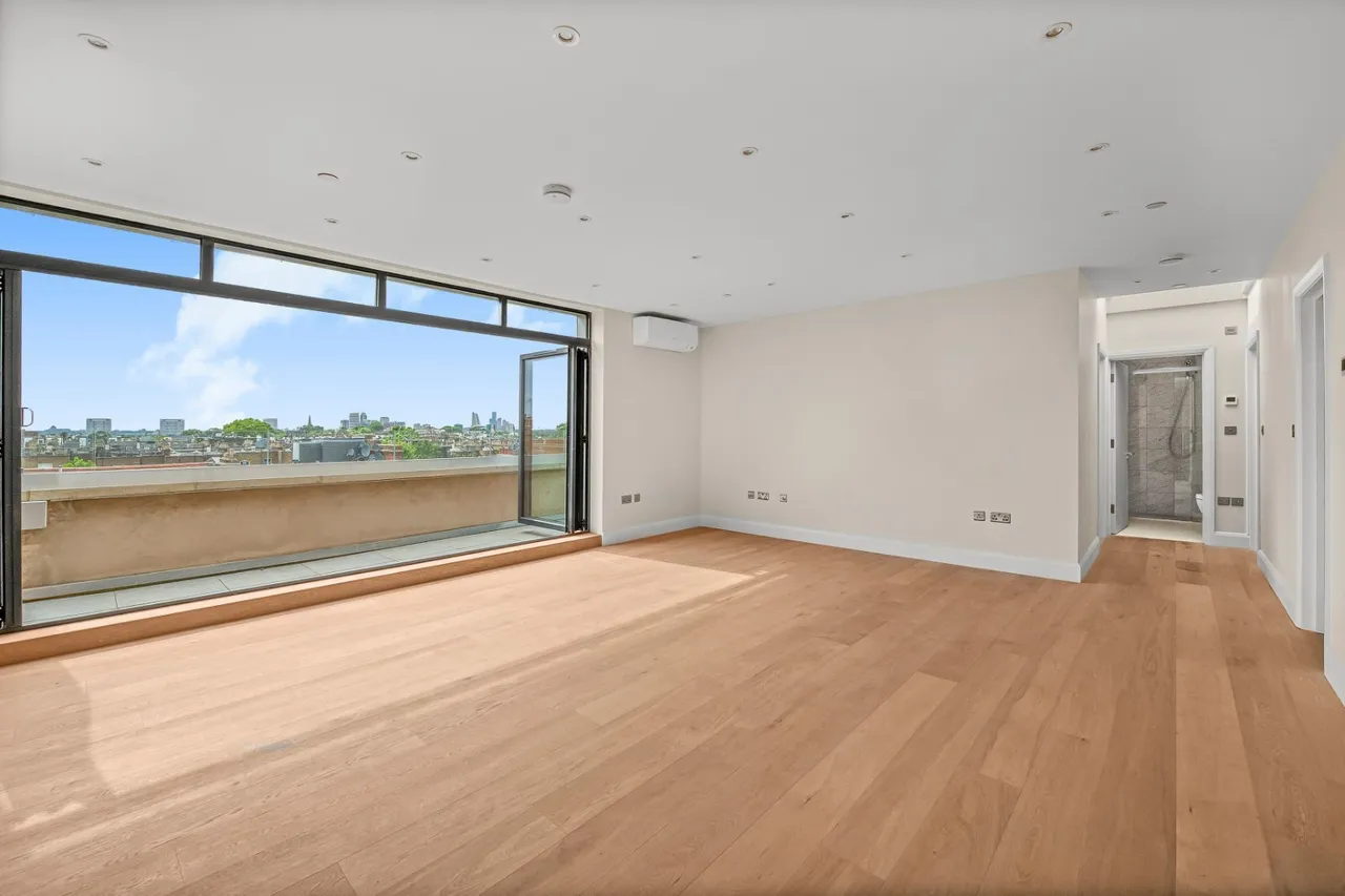3 bed flat for sale, Saxon Hall, Palace Court, W2