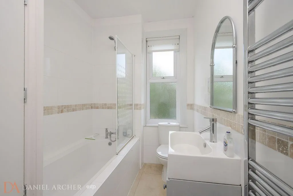 Aston Road, Raynes Park, SW20, photo 10