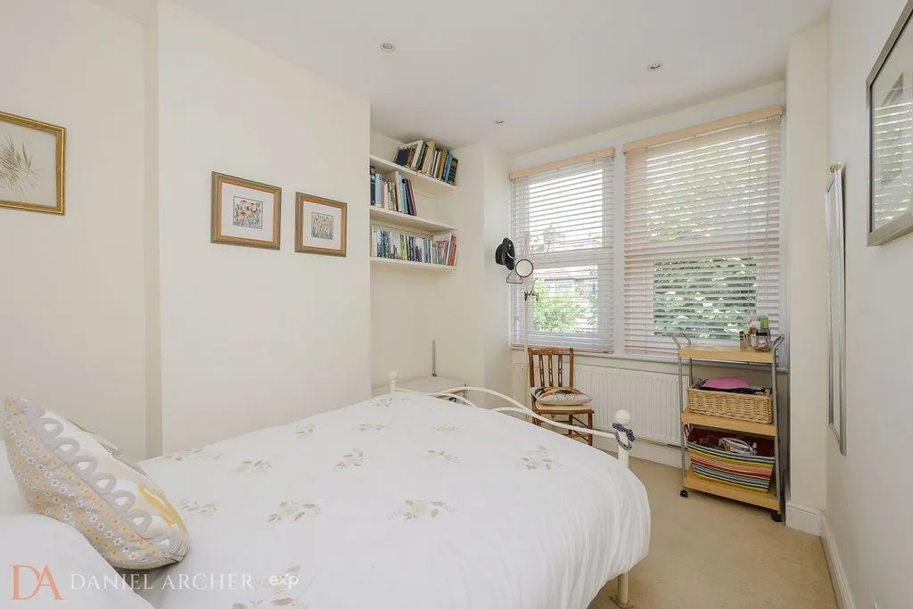 Aston Road, Raynes Park, SW20, photo 12