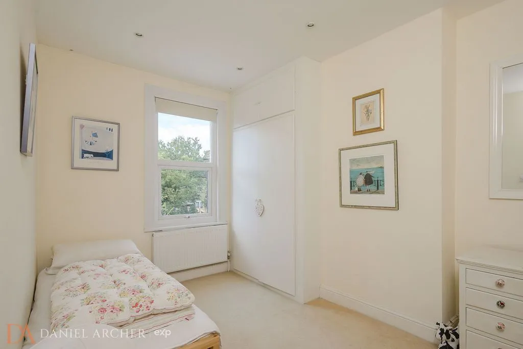 Aston Road, Raynes Park, SW20, photo 11