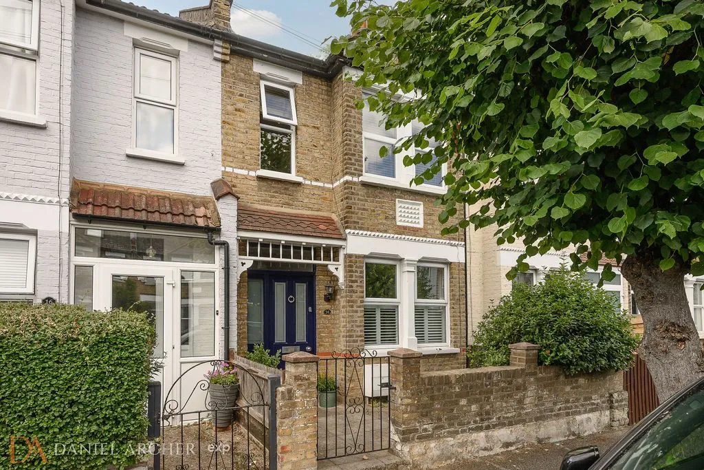 3 bed house for sale — Aston Road, Raynes Park, SW20