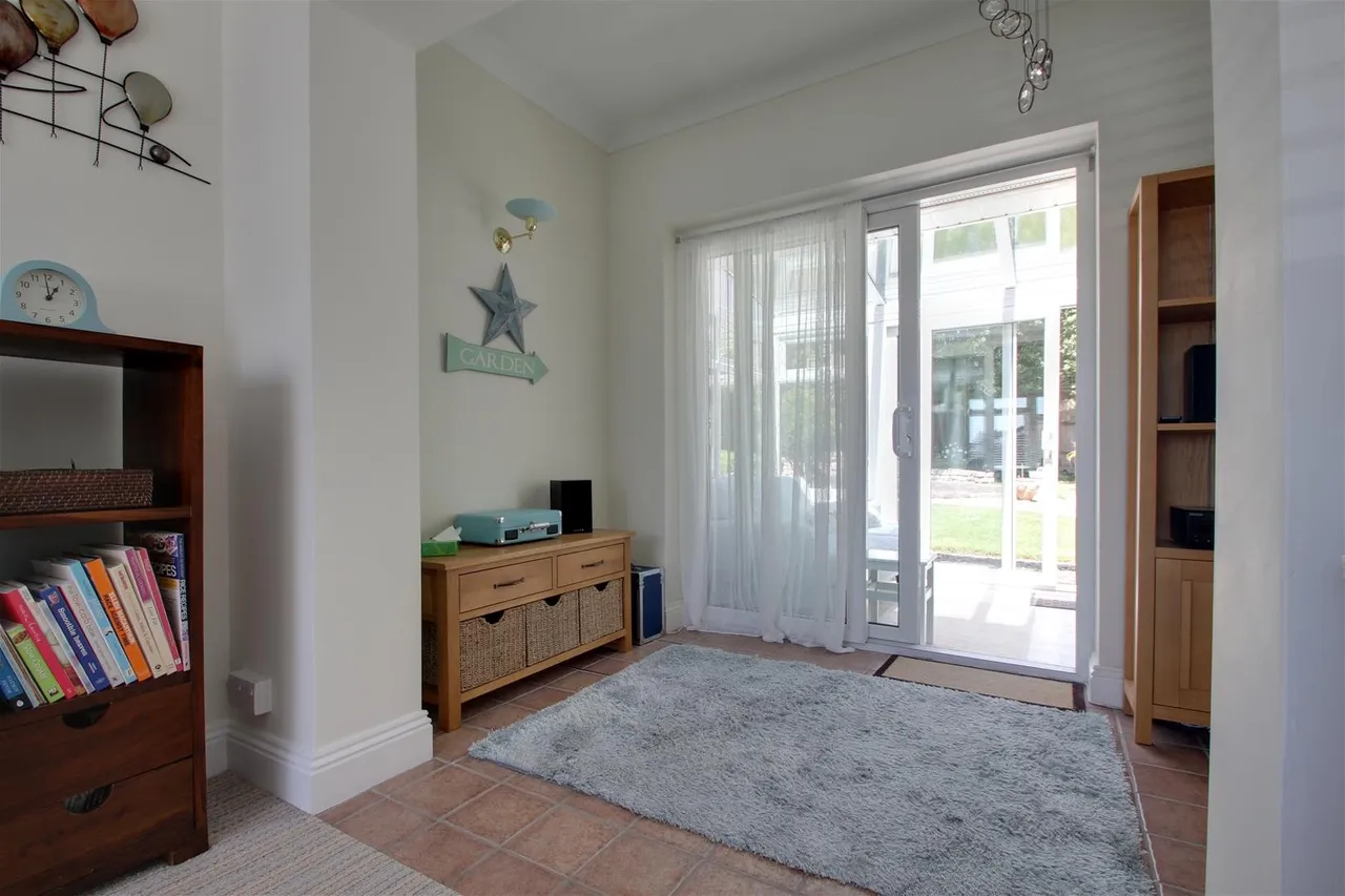 Cradock Place, Worthing, photo 24