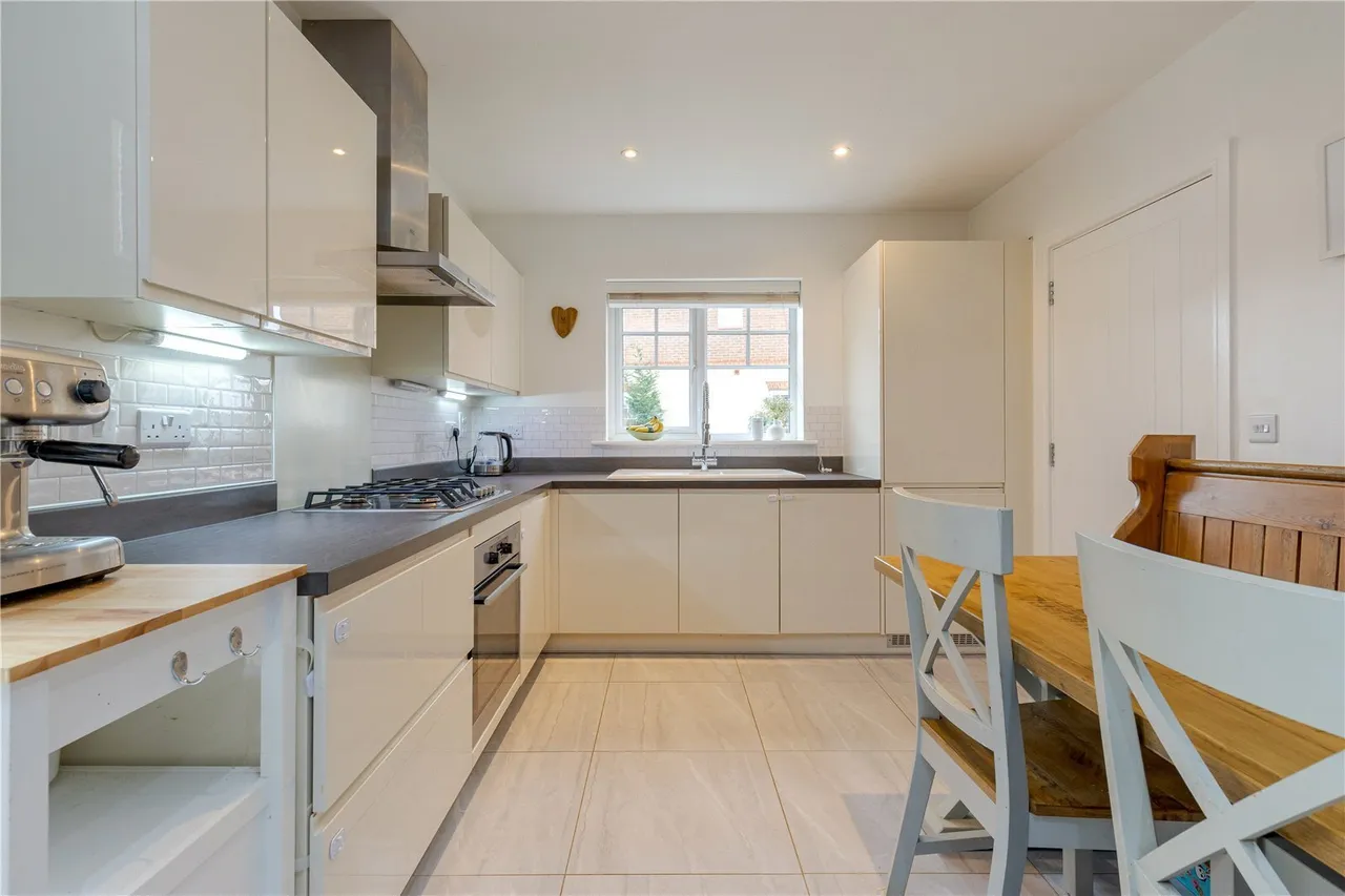 Marjoram Avenue, Cranleigh, GU6, photo 3