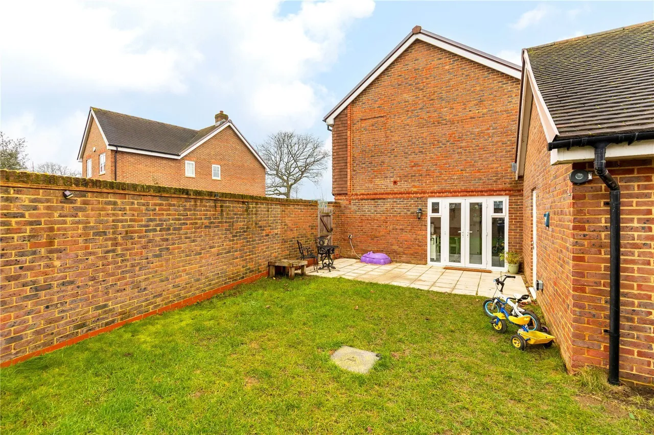 Marjoram Avenue, Cranleigh, GU6, photo 22