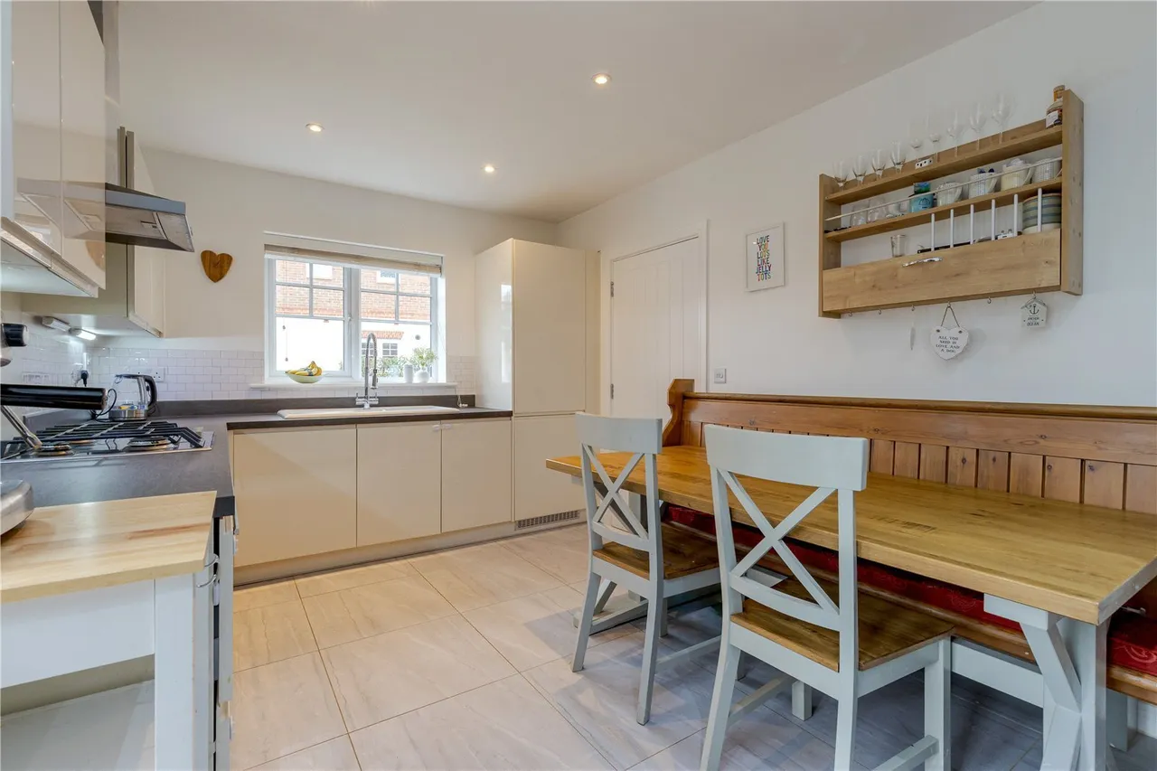Marjoram Avenue, Cranleigh, GU6, photo 16