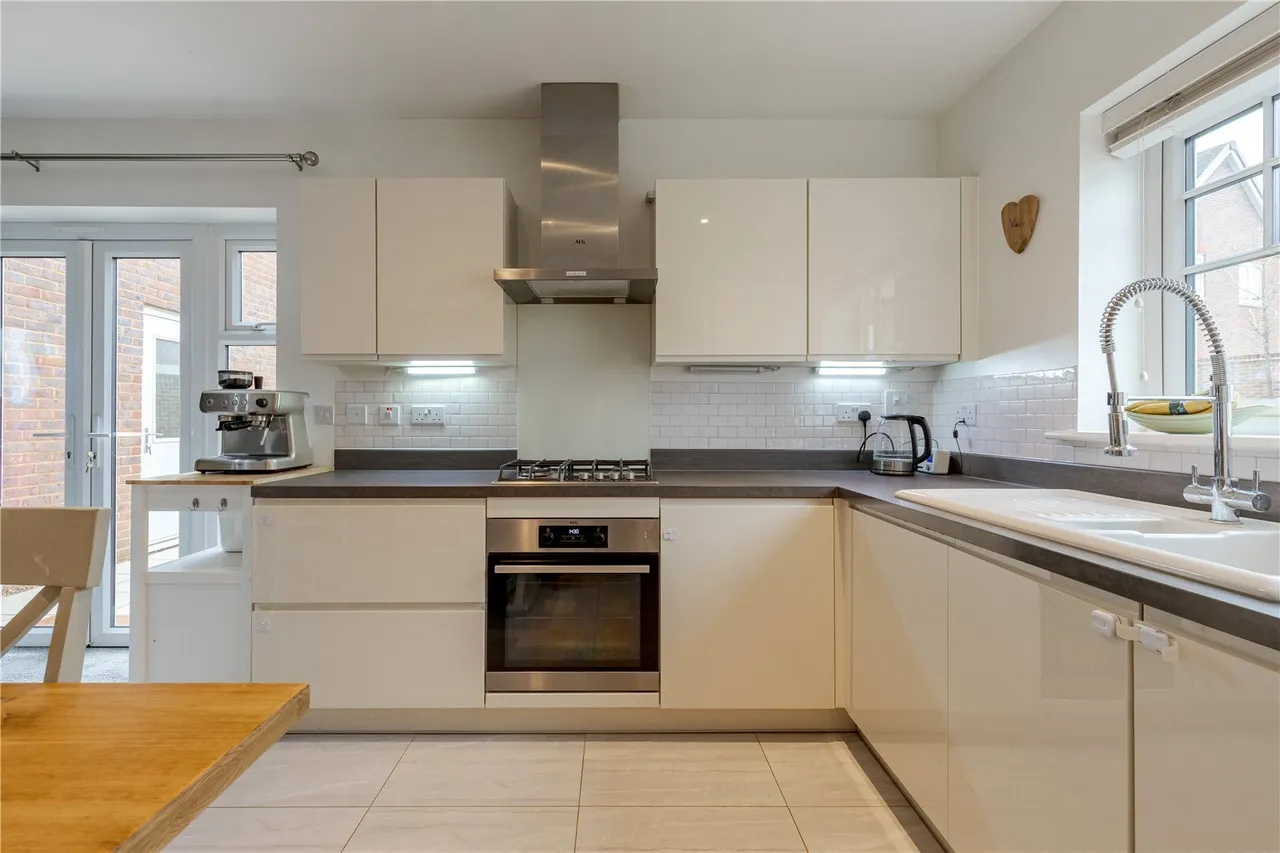 Marjoram Avenue, Cranleigh, GU6, photo 9