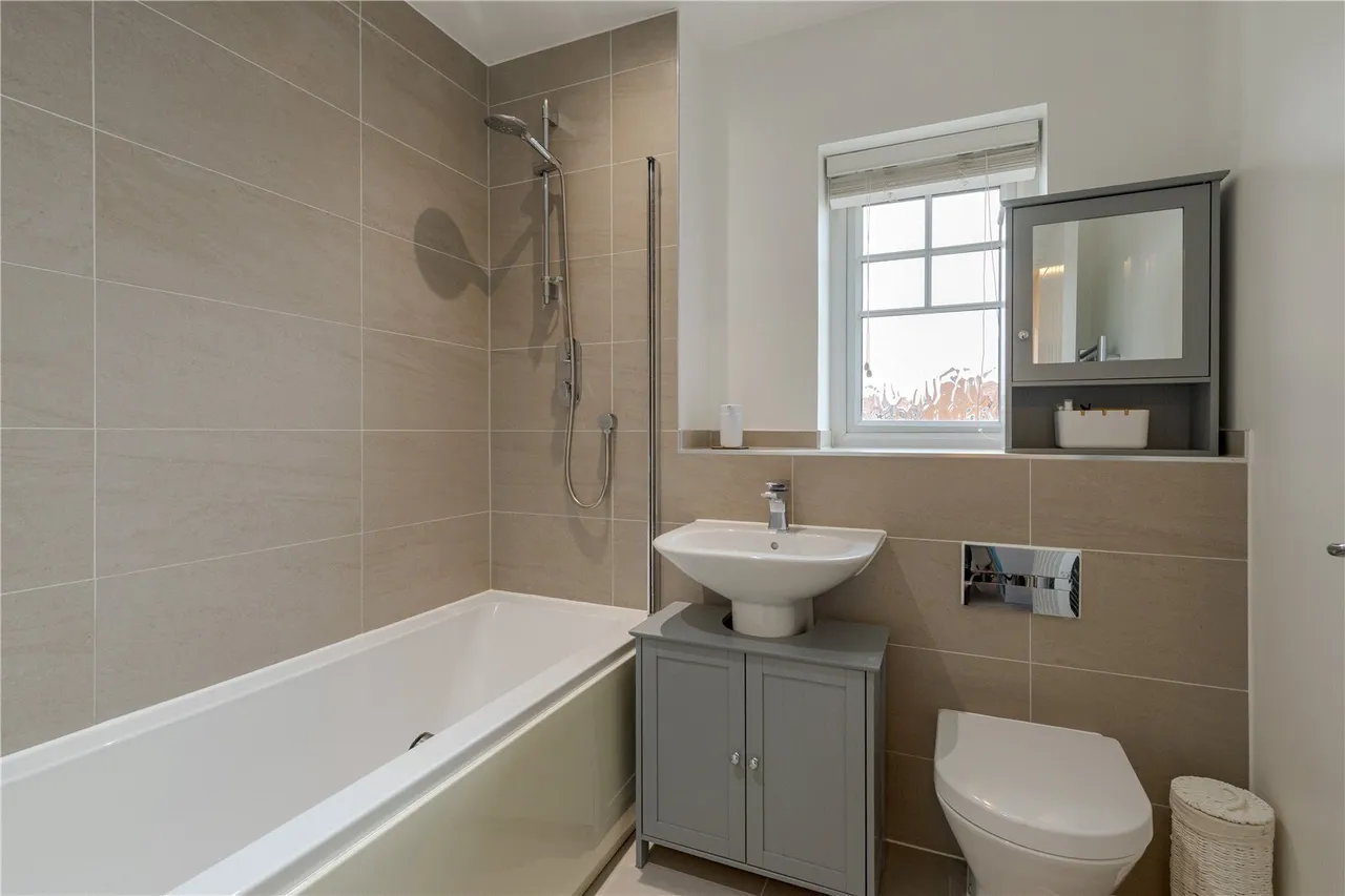 Marjoram Avenue, Cranleigh, GU6, photo 19