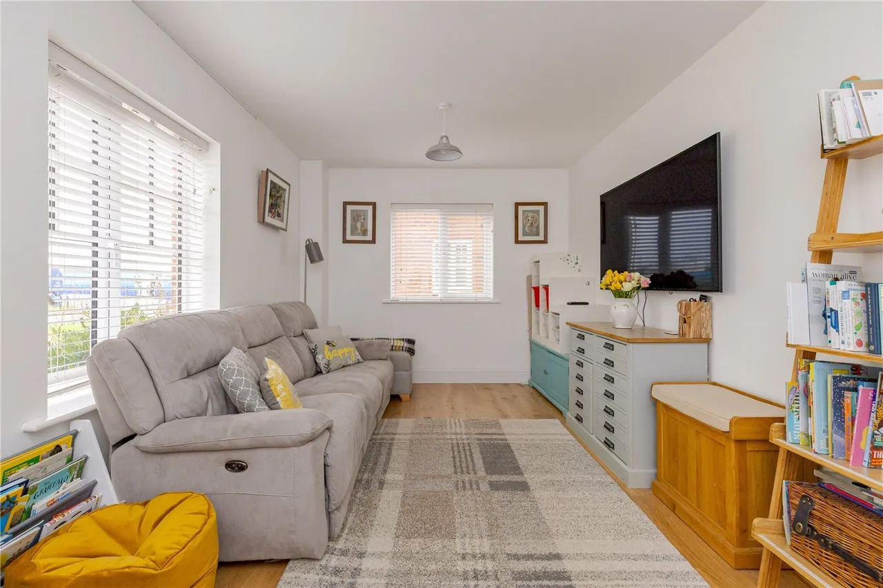 Marjoram Avenue, Cranleigh, GU6, photo 15
