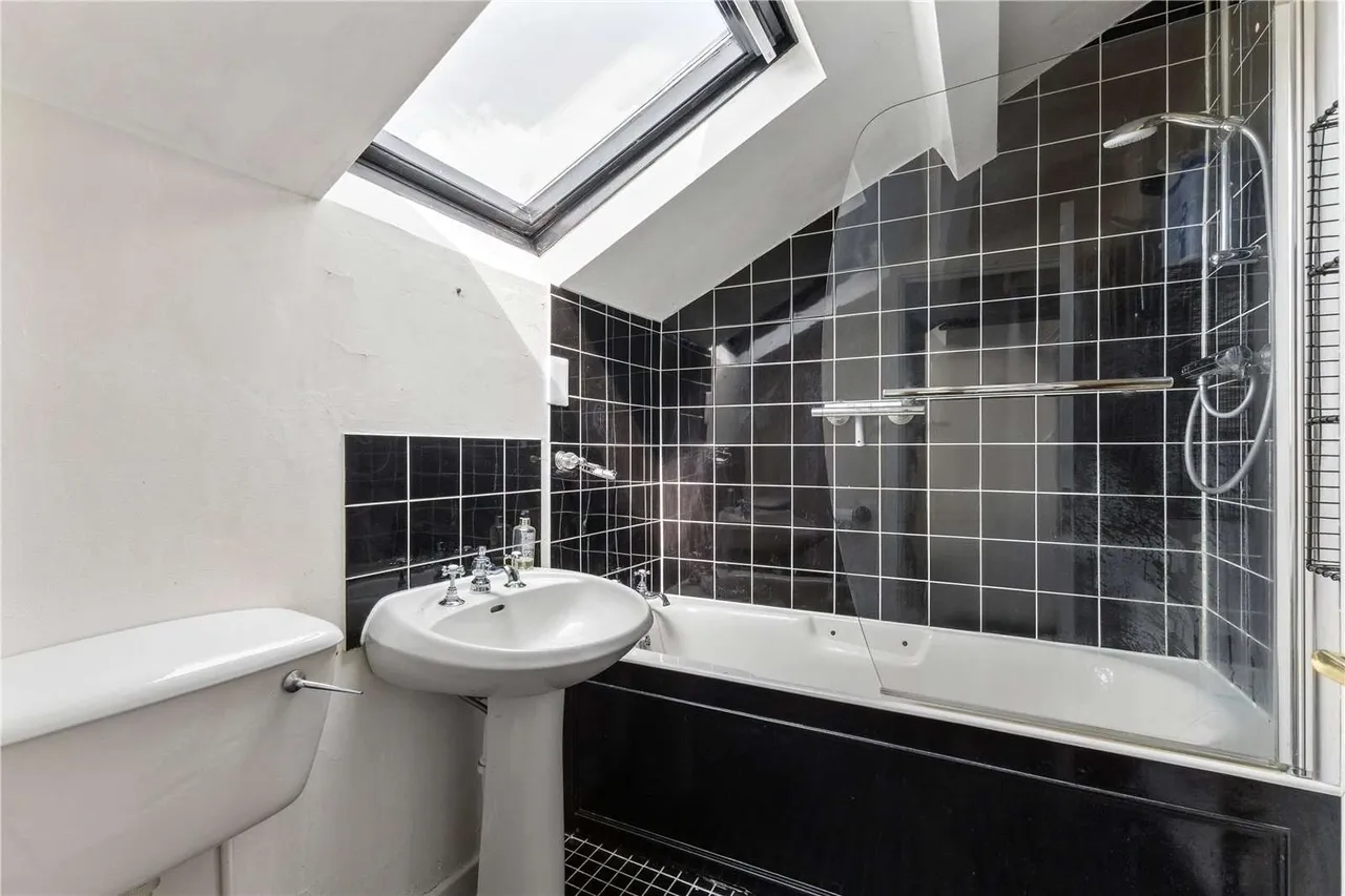 Main Road, Oddington, Moreton-in-Marsh, Gloucestershire, GL56 0UX, photo 8