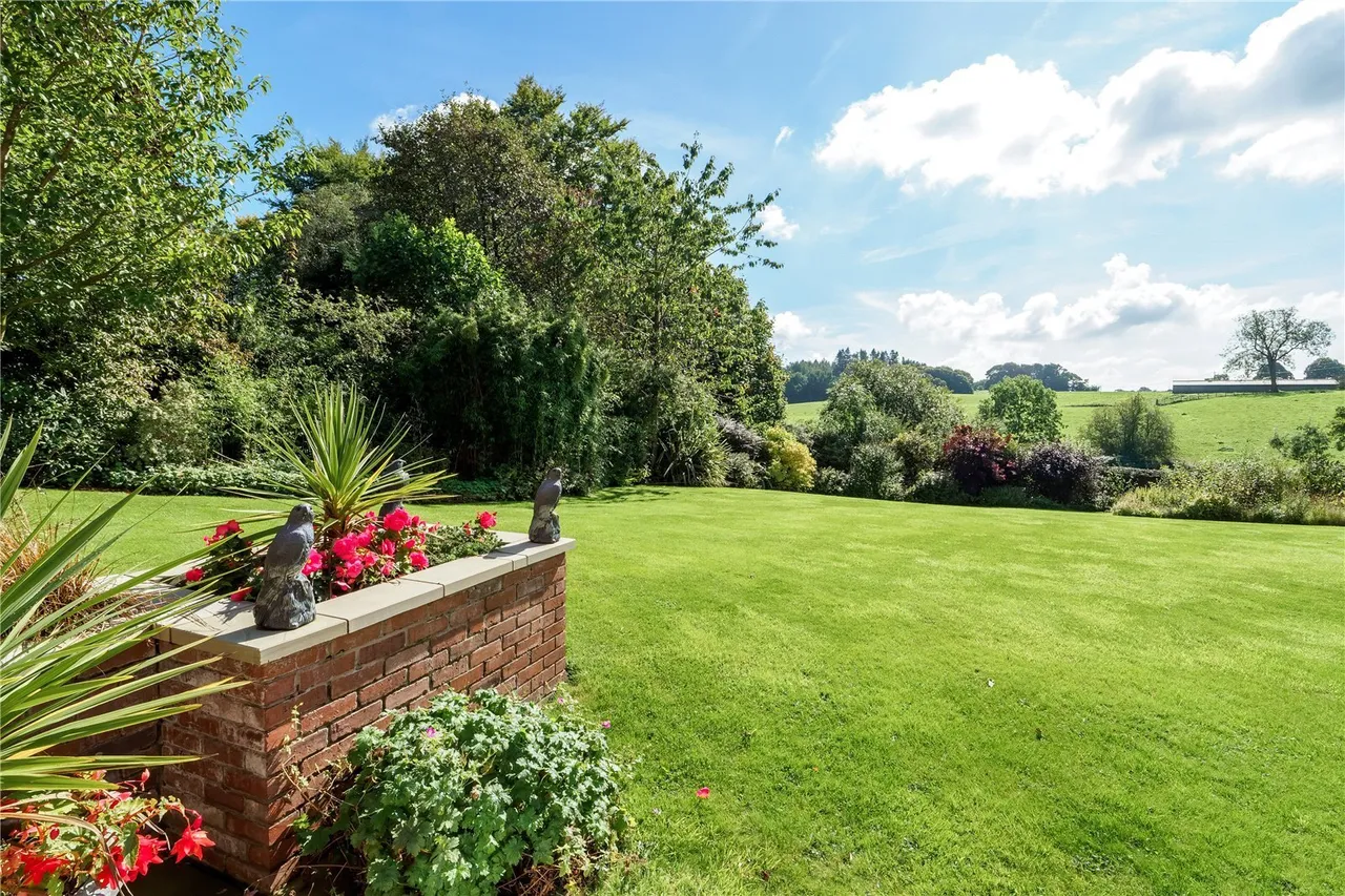 Chelford Road, Prestbury, SK10, photo 29