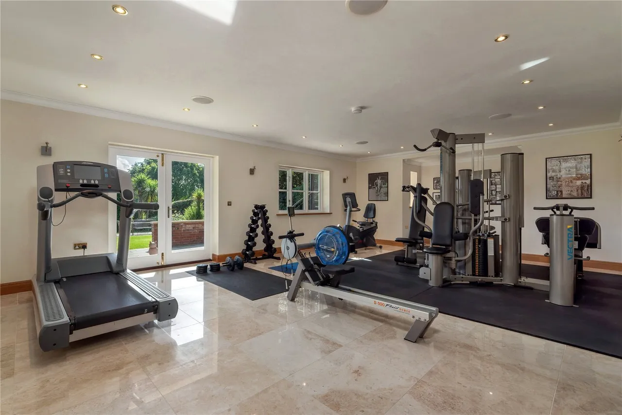 Chelford Road, Prestbury, SK10, photo 22