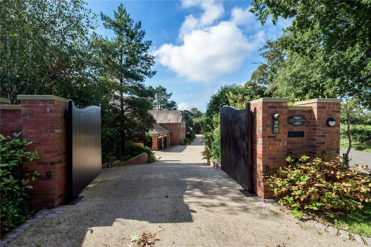Chelford Road, Prestbury, SK10, photo 30
