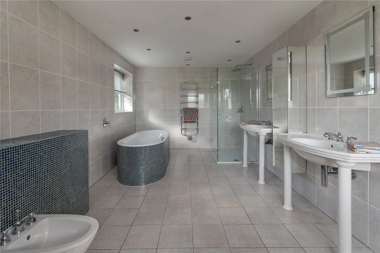 Chelford Road, Prestbury, SK10, photo 16