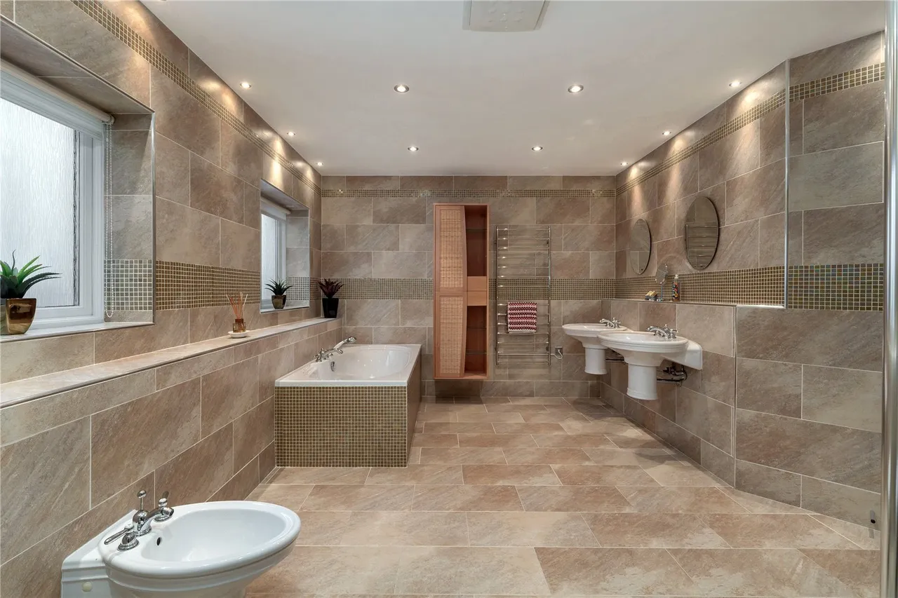 Chelford Road, Prestbury, SK10, photo 25