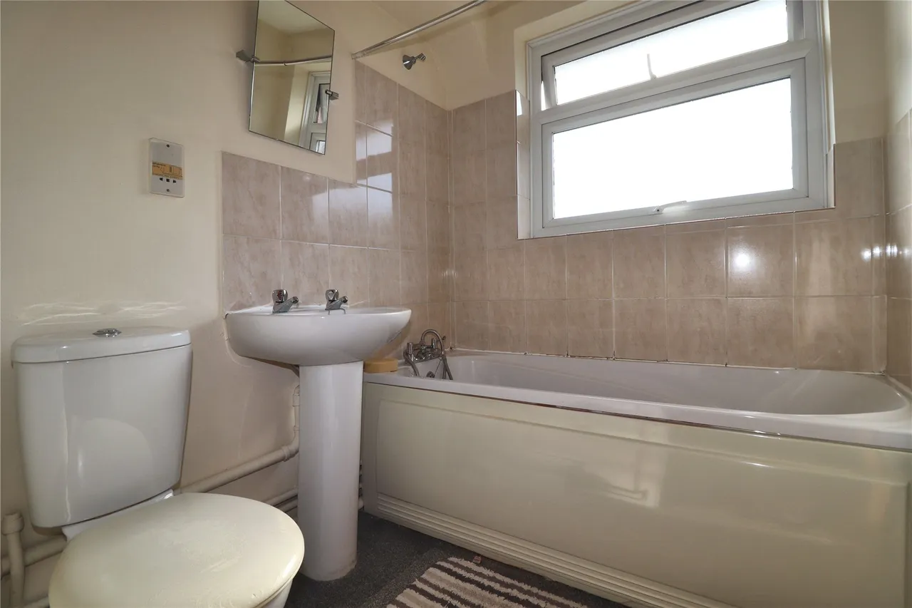 Walton Road, Woking, GU21, photo 7