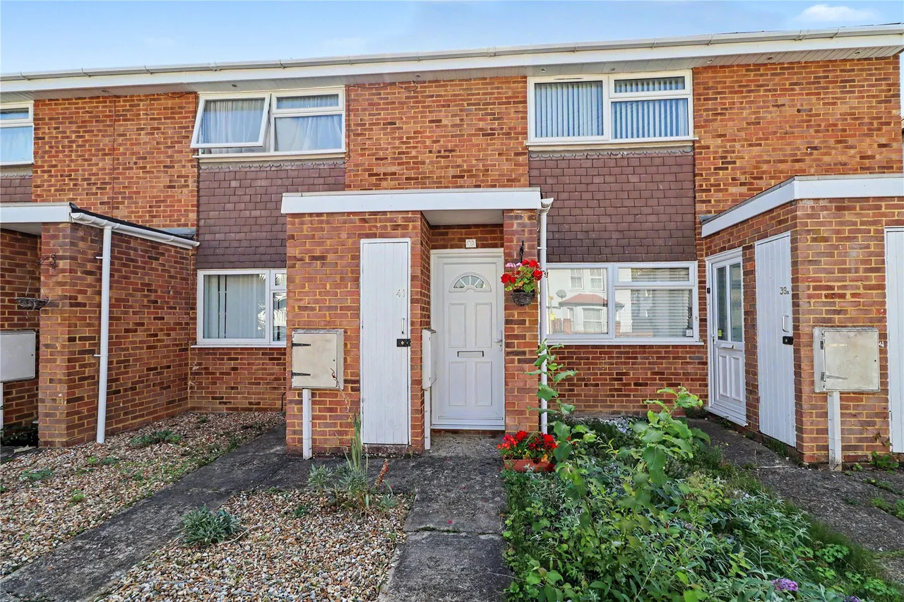 1 bed flat for sale, Walton Road, Woking, GU21