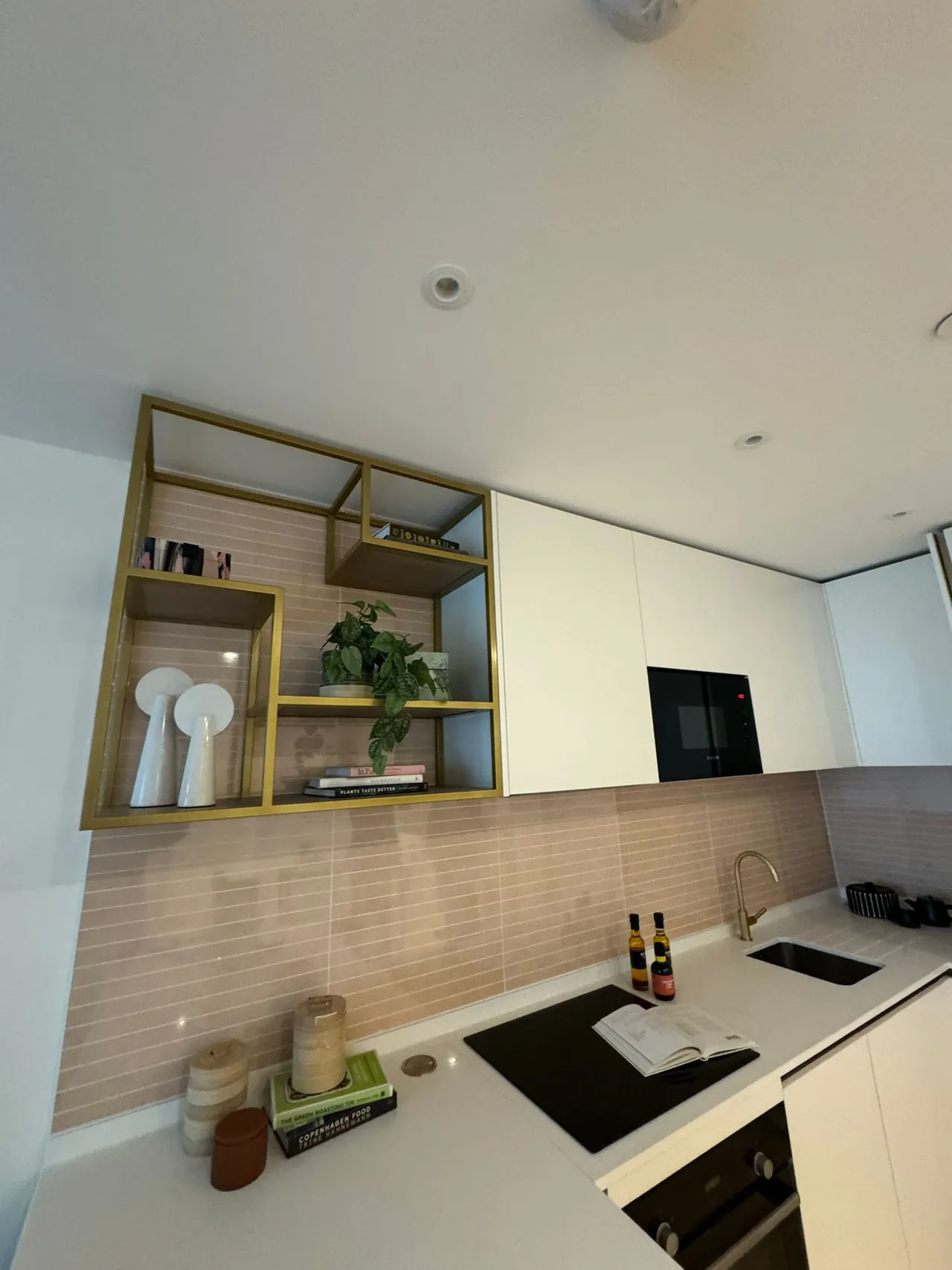 Flat 1, Waterview House, Wembley, photo 5