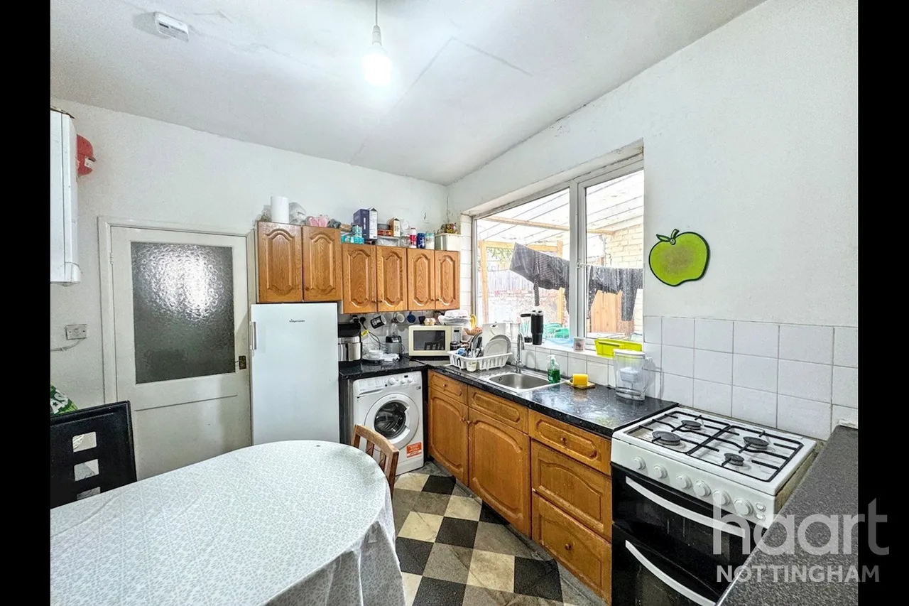 Hazelwood Road, Nottingham, NG7, photo 3