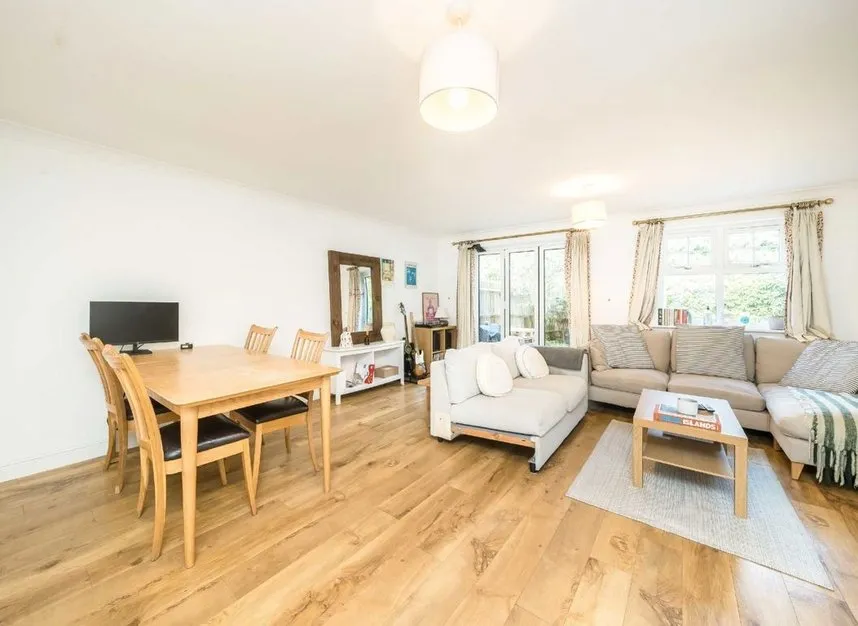 Nevinson Close, Battersea, SW18, photo 2