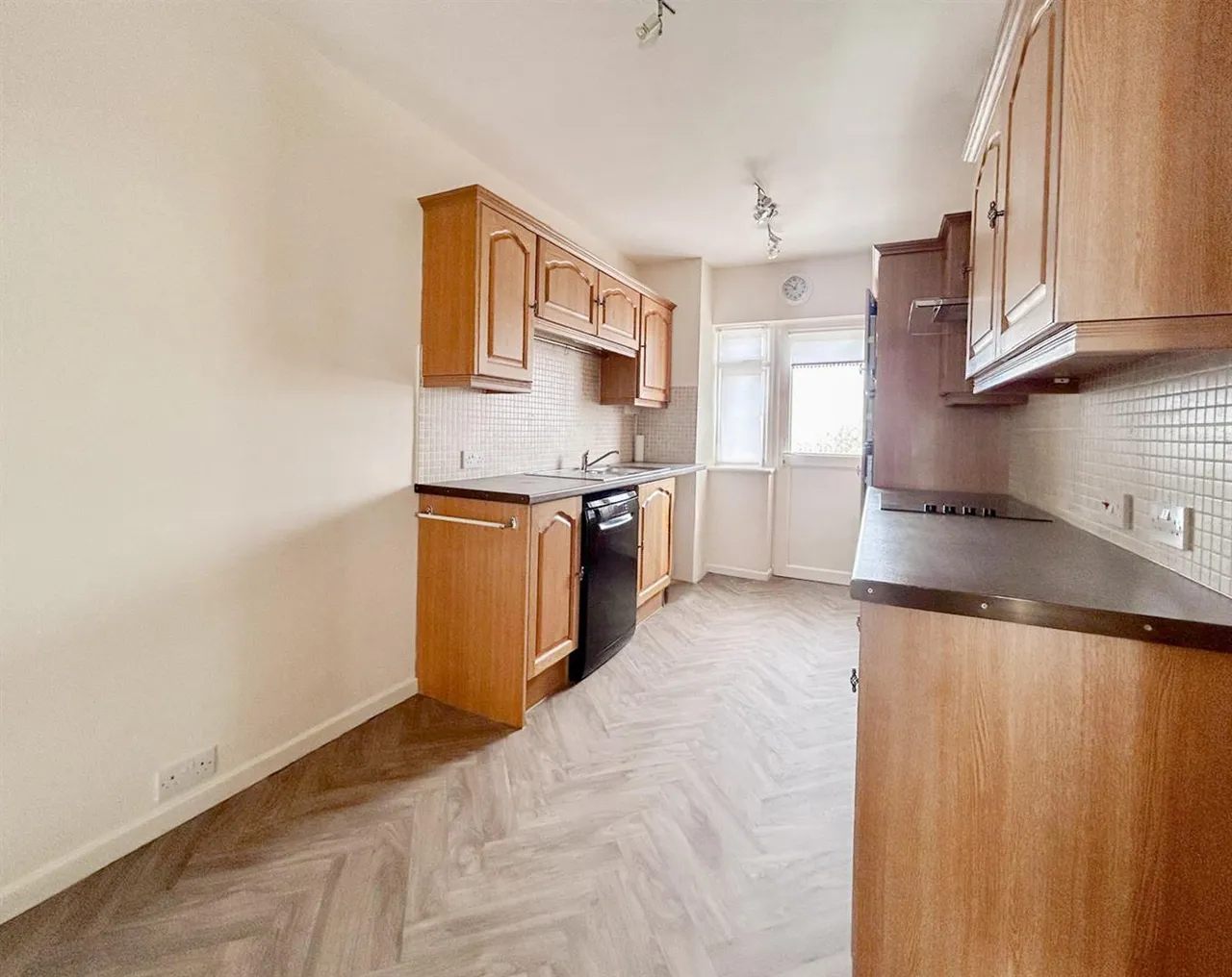 Marina, Bexhill-On-Sea, East Sussex, TN40 1DL, photo 5