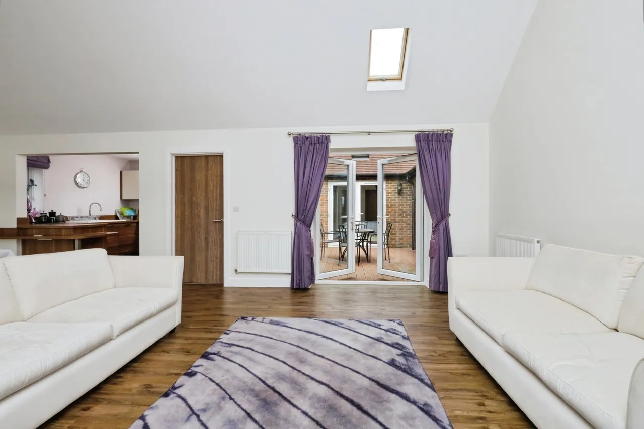 Totease Mews, Buxted, TN22, photo 4