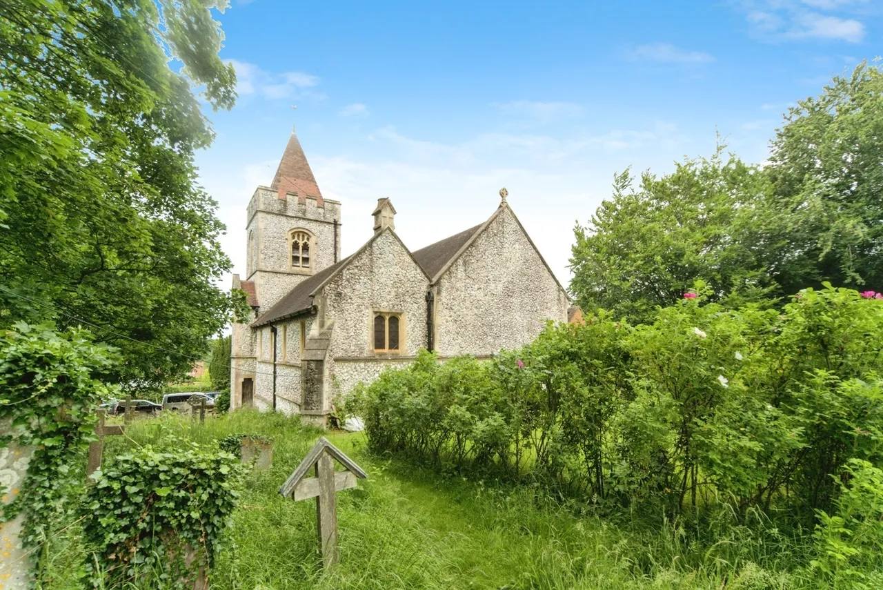 Totease Mews, Buxted, TN22, photo 16