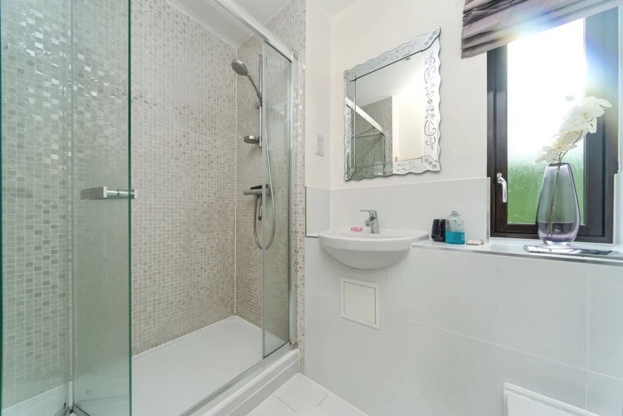 Totease Mews, Buxted, TN22, photo 13