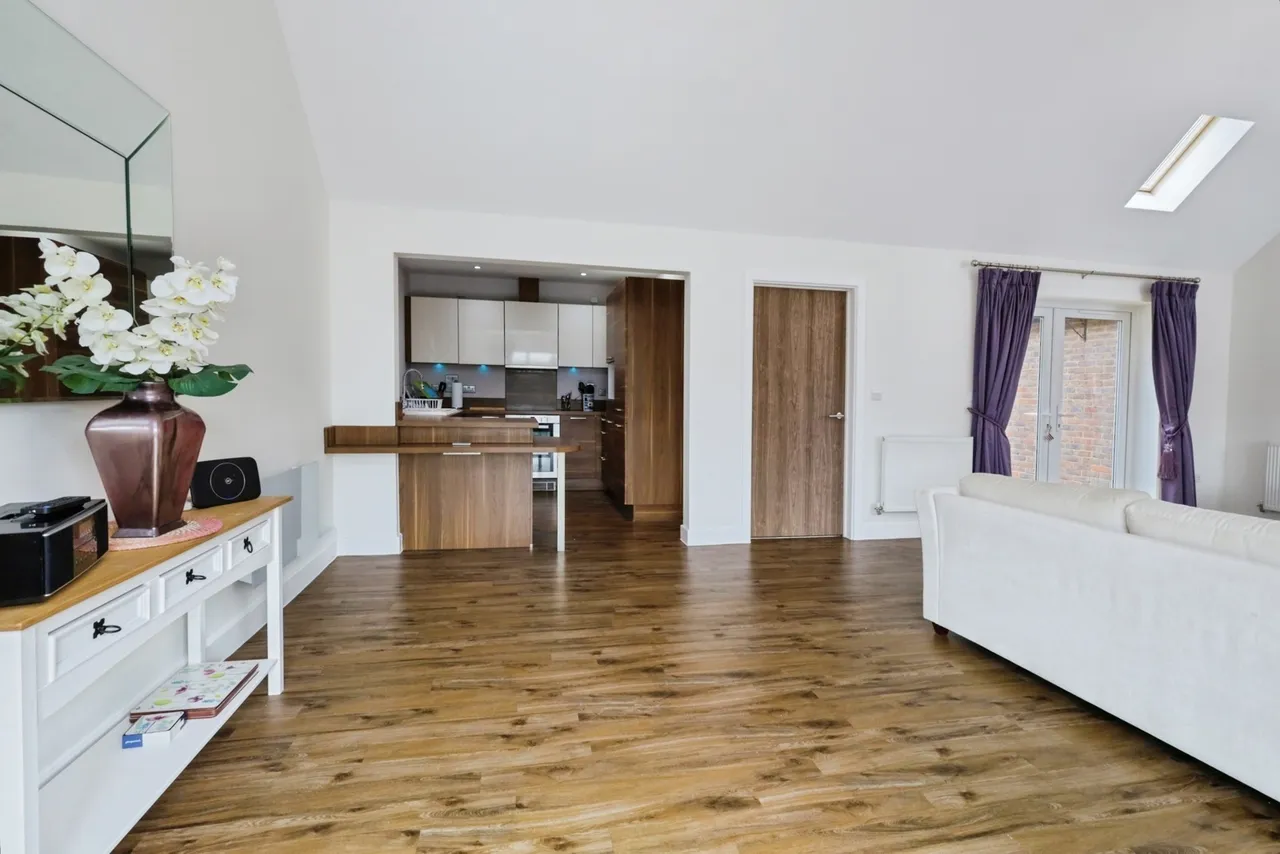Totease Mews, Buxted, TN22, photo 6