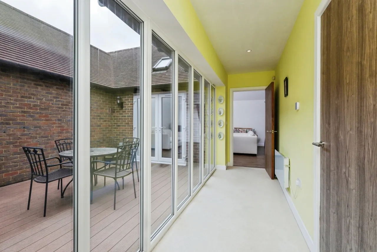 Totease Mews, Buxted, TN22, photo 9