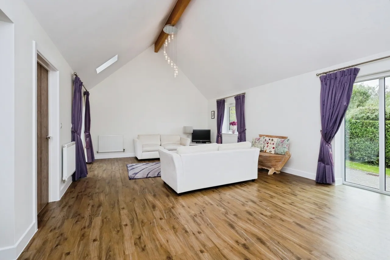 Totease Mews, Buxted, TN22, photo 5