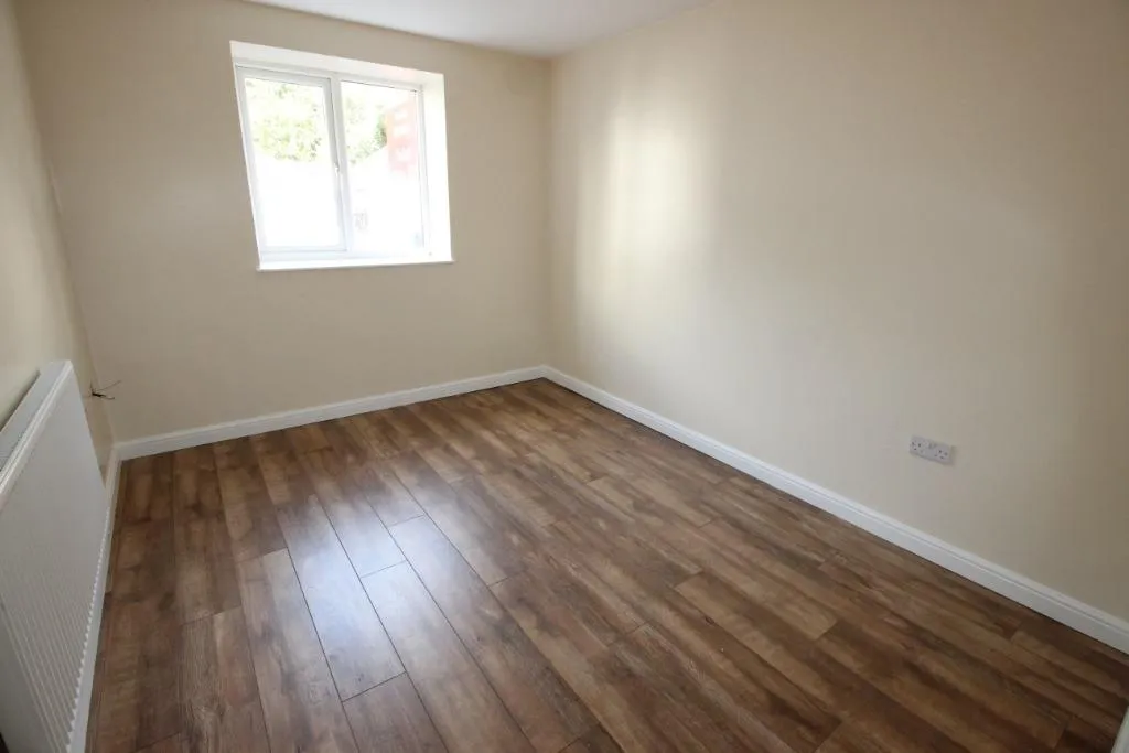 Jenkins Street, Hopkinstown, CF37, photo 5